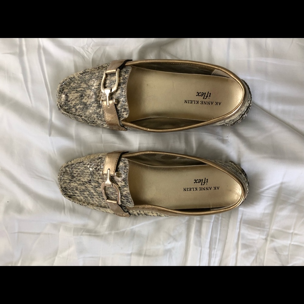 Anne Klein iflex flats